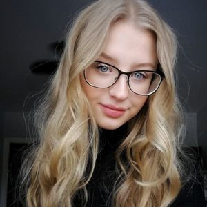 Meet your Posher, Hayley